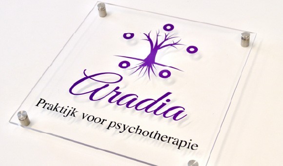 Bedrijfsnaambord plexiglas met logo