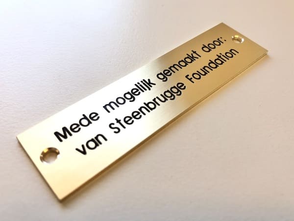 Gegraveerd messing naamplaatje